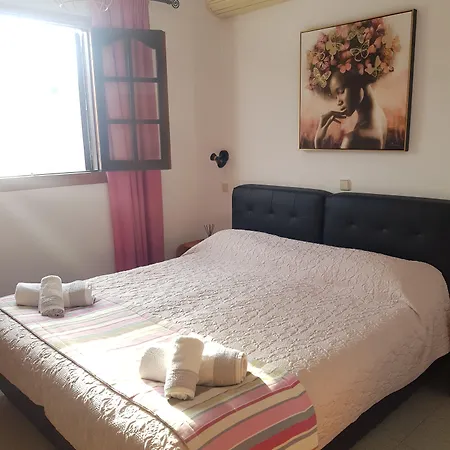 Domna Apartment *
