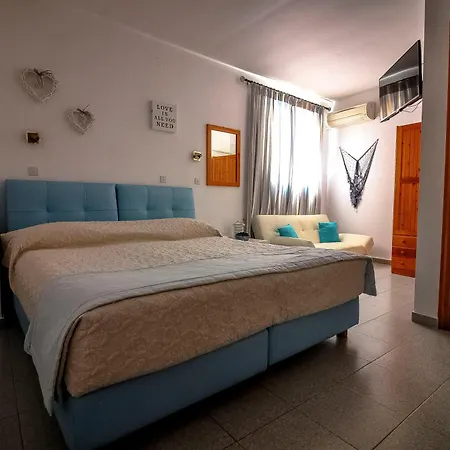 Domna Apartment *