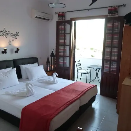 Domna Apartment *